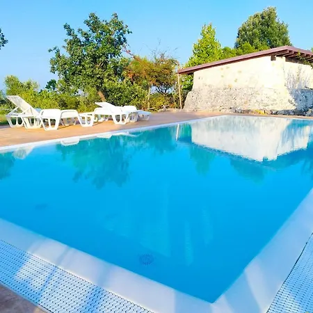 Villa Trullo Rosa Gialla *